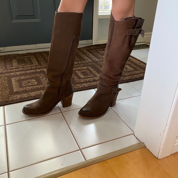 Steve Madden brown suede boots - Picture 4 of 6